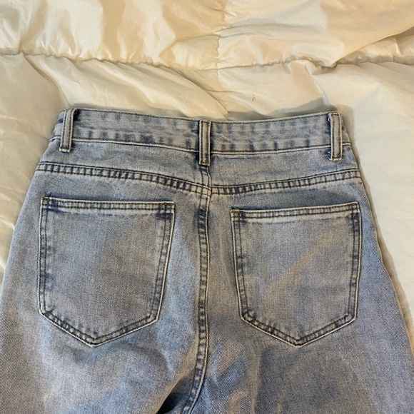 90’s Style Baggy Jeans - Picture 5 of 6